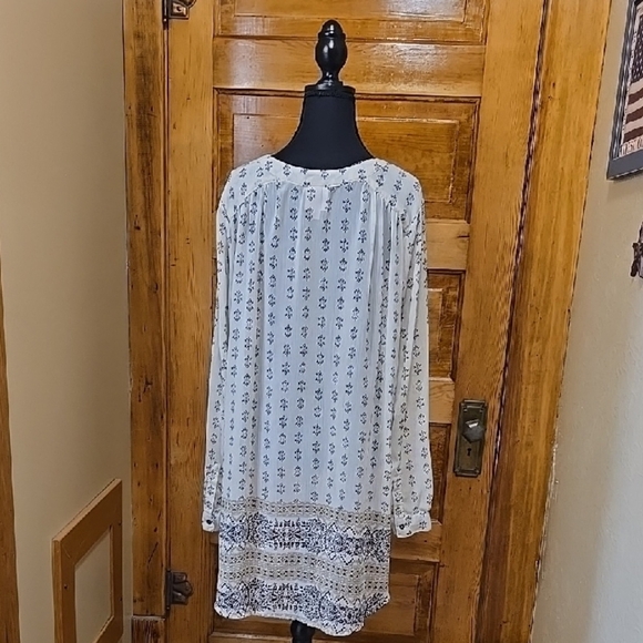 Knox Rose Cream and Brown Long Sleeve Sheer Patterned Blouse 1X - Picture 4 of 4